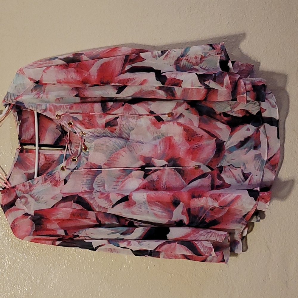 Jennifer Lopez blouse